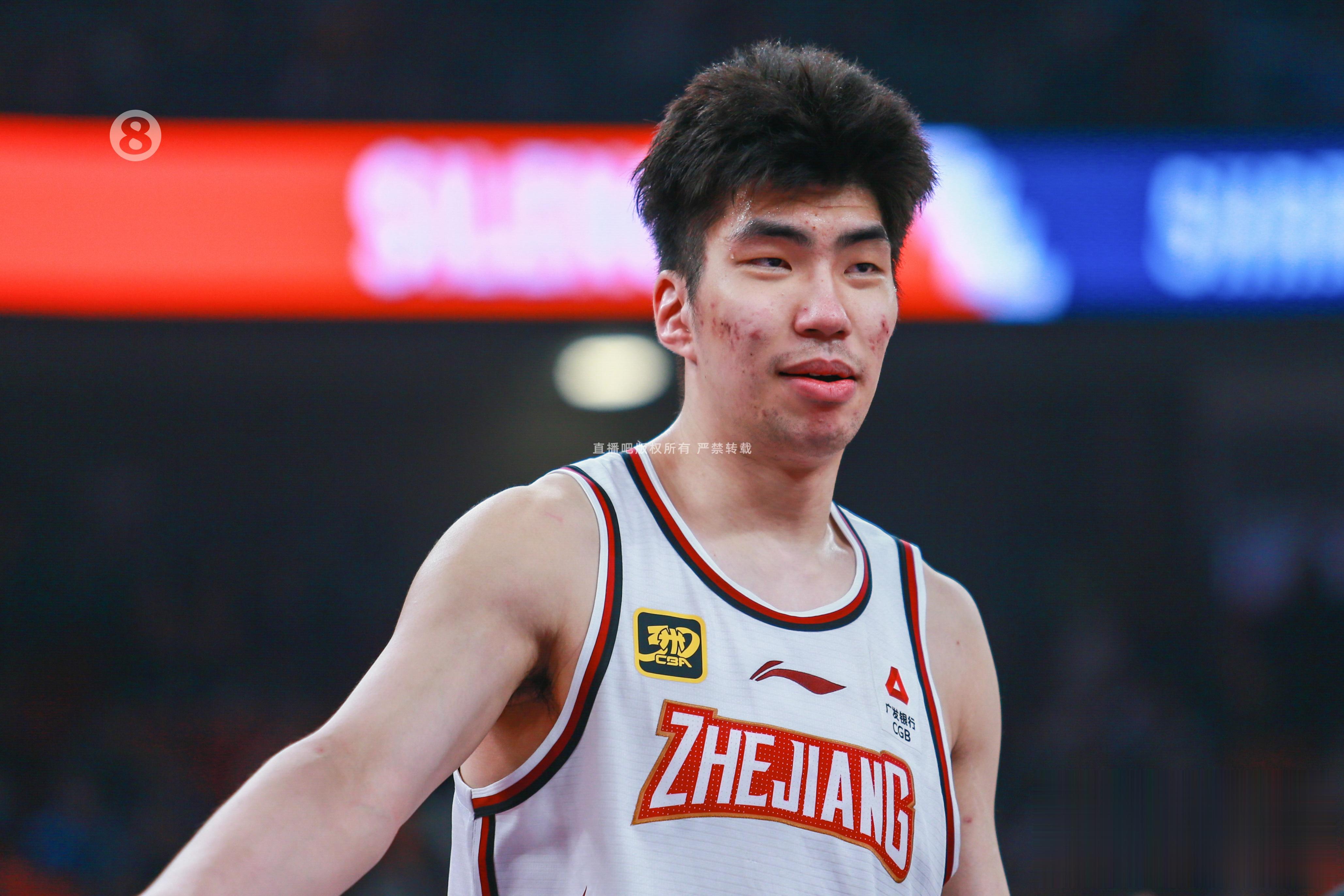 媒体人谈余嘉豪: 这种脚步速率和霸气 在过去的他身上难得一见