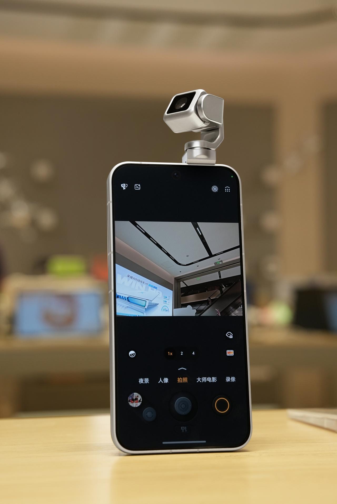 话虽然难听，但友商再怎么装睡已经没用荣耀RobotPhone，打醒了多少人