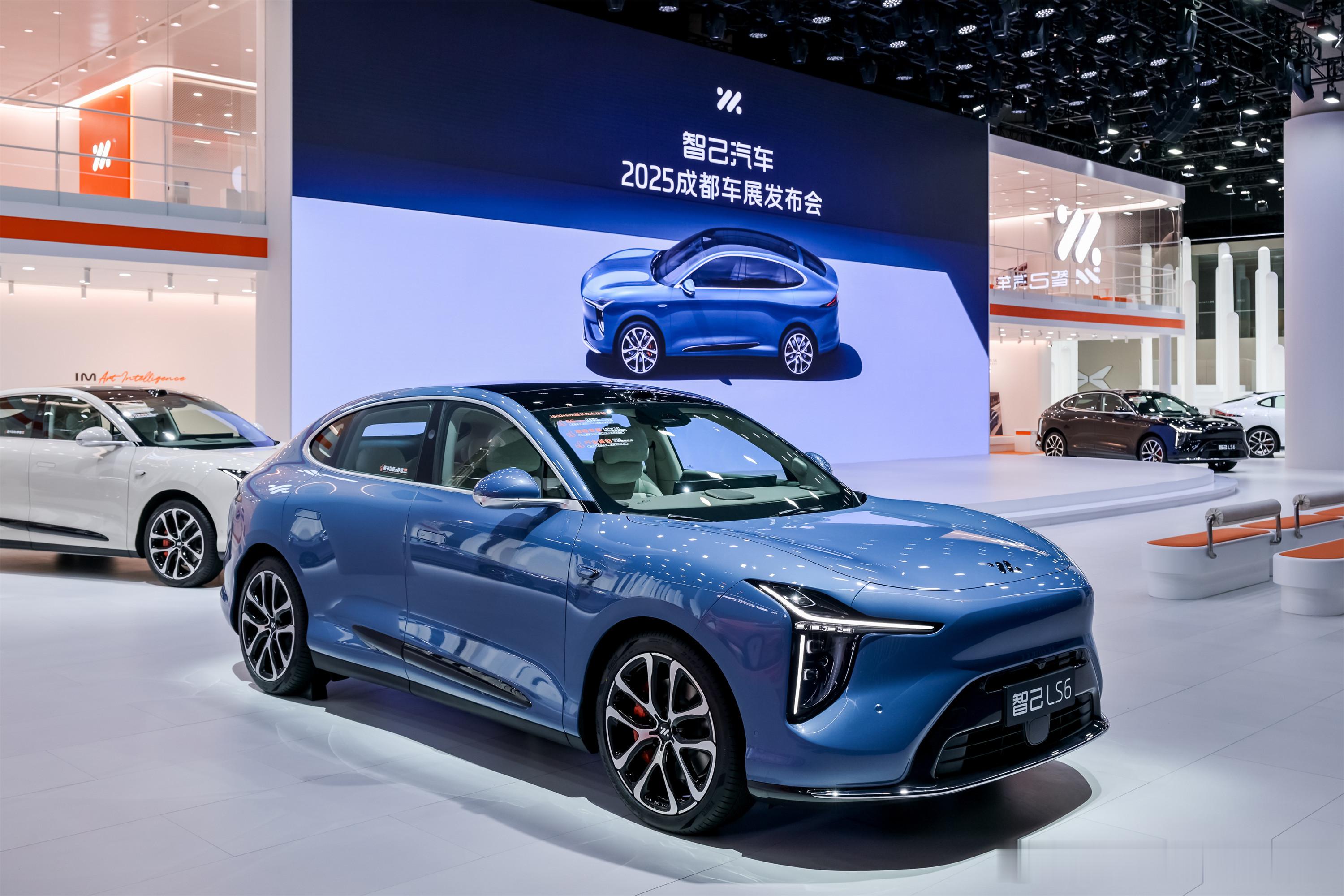 智己带来了新一代智己LS6，预售权益价格区间为20.99万元~27.99万元。新