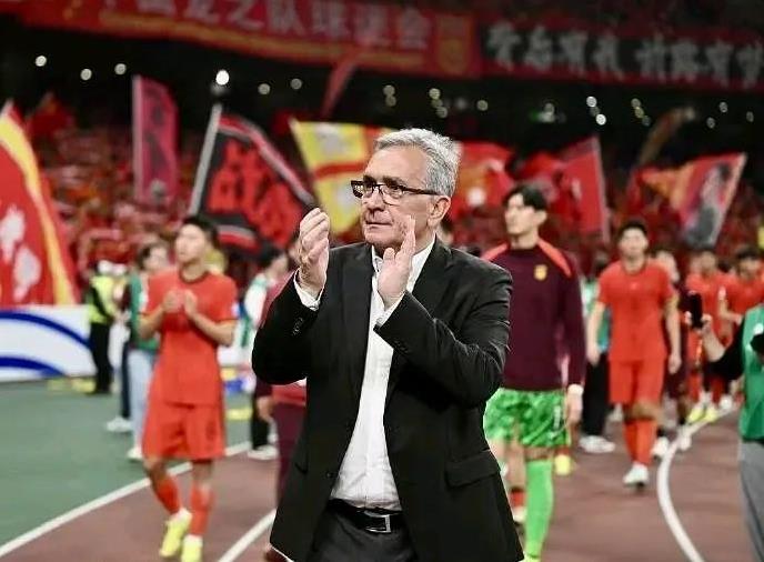 伊万终于清醒了！媒体透露国足即将变阵，世预赛生死战力争两连胜！国足目前正在上海