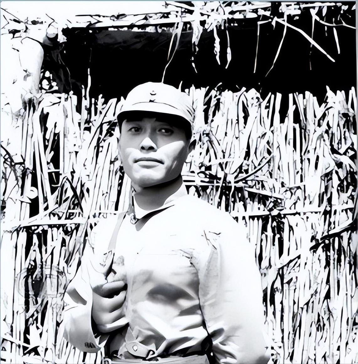 1938年，一个师长打光了8000人准备逃跑，上级一通电话让他回去死守，这一仗打