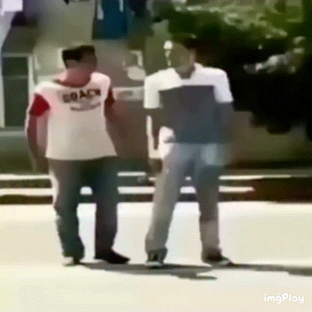 莪好心帮仇人过马路✨​​​