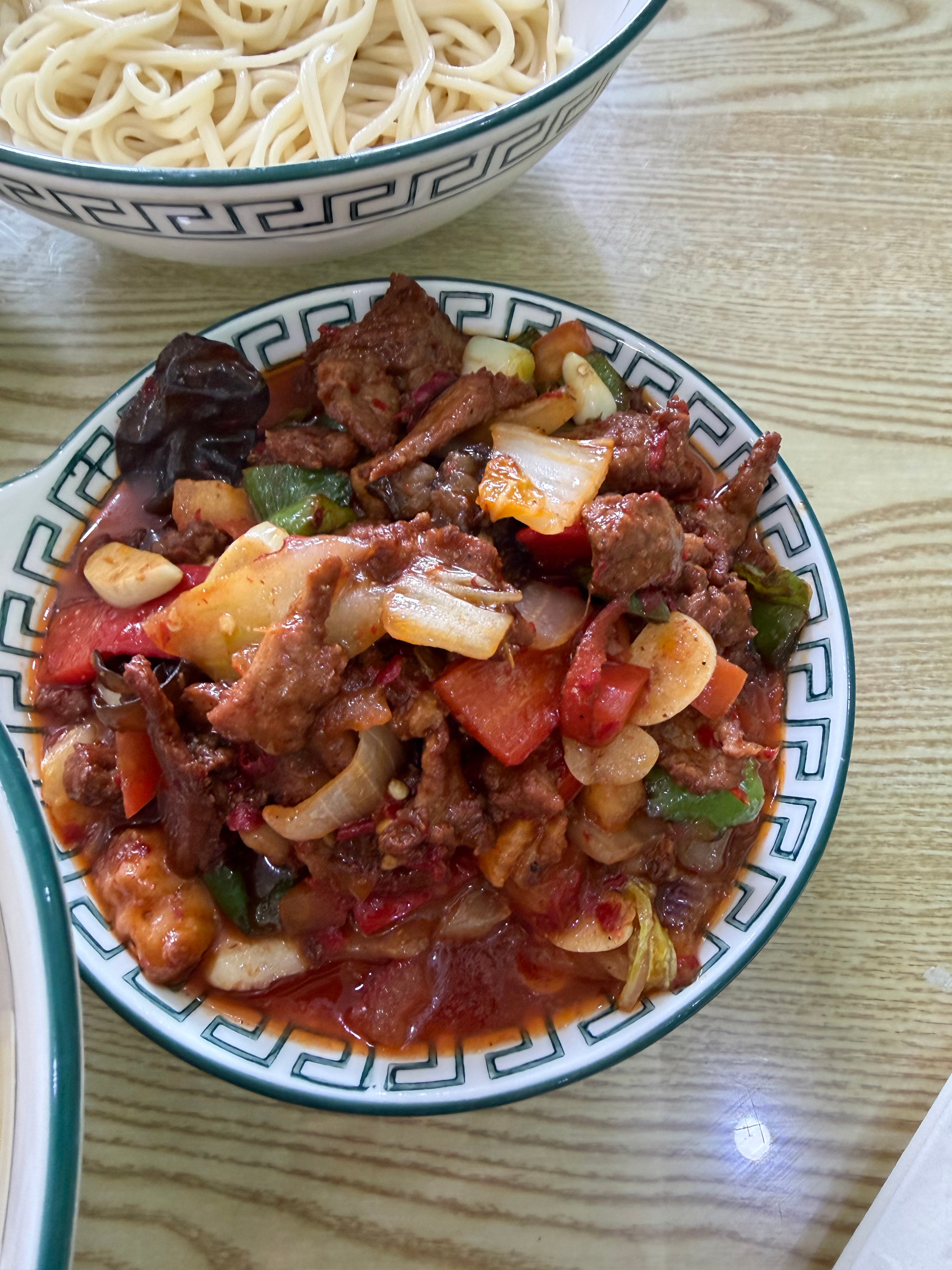 吃个拌面在来个串嗝儿～饱了！！！库尔勒·毛燕一大碗拌面