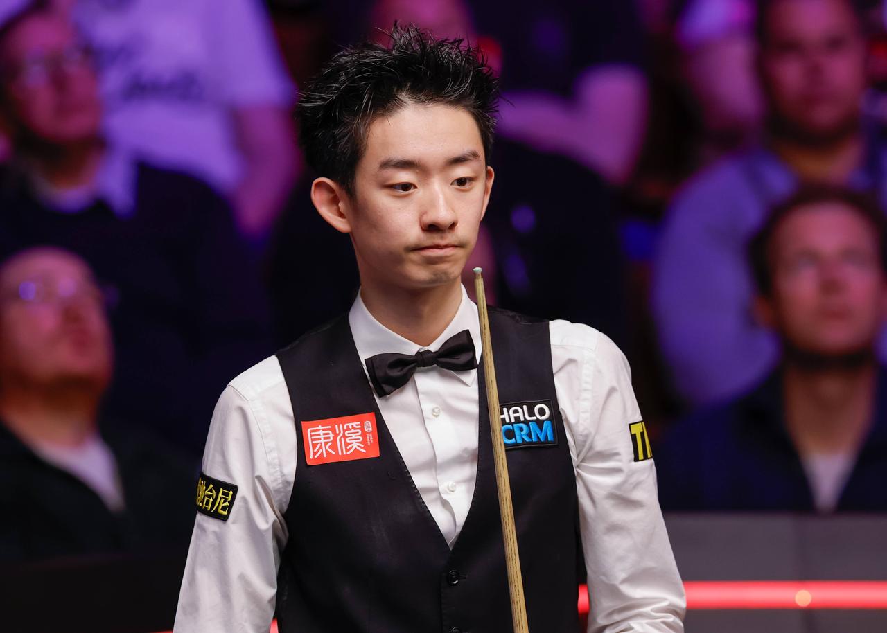 太难了！22岁吴宜泽13-11战胜塞尔比！吴宜泽拿到赛点之后，塞尔比连续追分