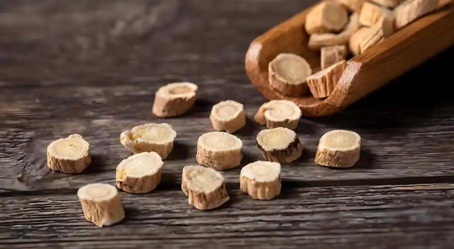 中医老爷爷讲：想活得久，养好这三气，心气靠黄芪，脾气靠党参，肾气靠仙灵脾这年头