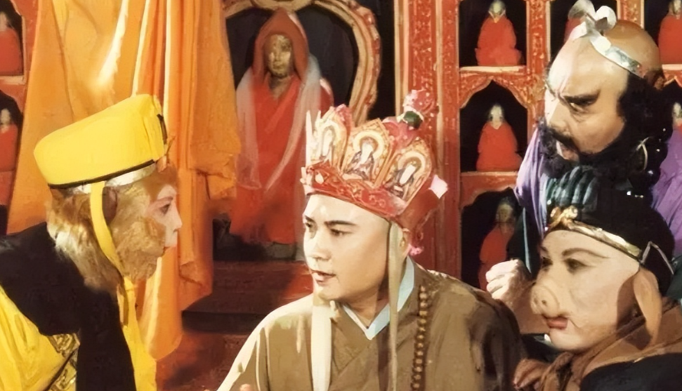 1985年，《西游记》剧组没多久就花光了整整300万元的制作经费，得知这一消息后