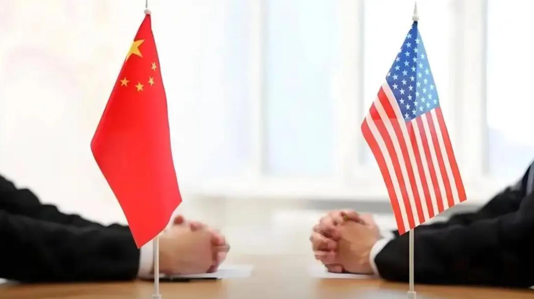 中美之间，已经没有回头路了。美国手里的绳子，已经勒住中国经济的咽喉；而中国手里的