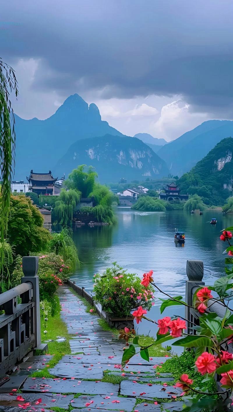 告别春天的含蓄，迎来夏天的张扬，五月的天空格外晴朗～​​​