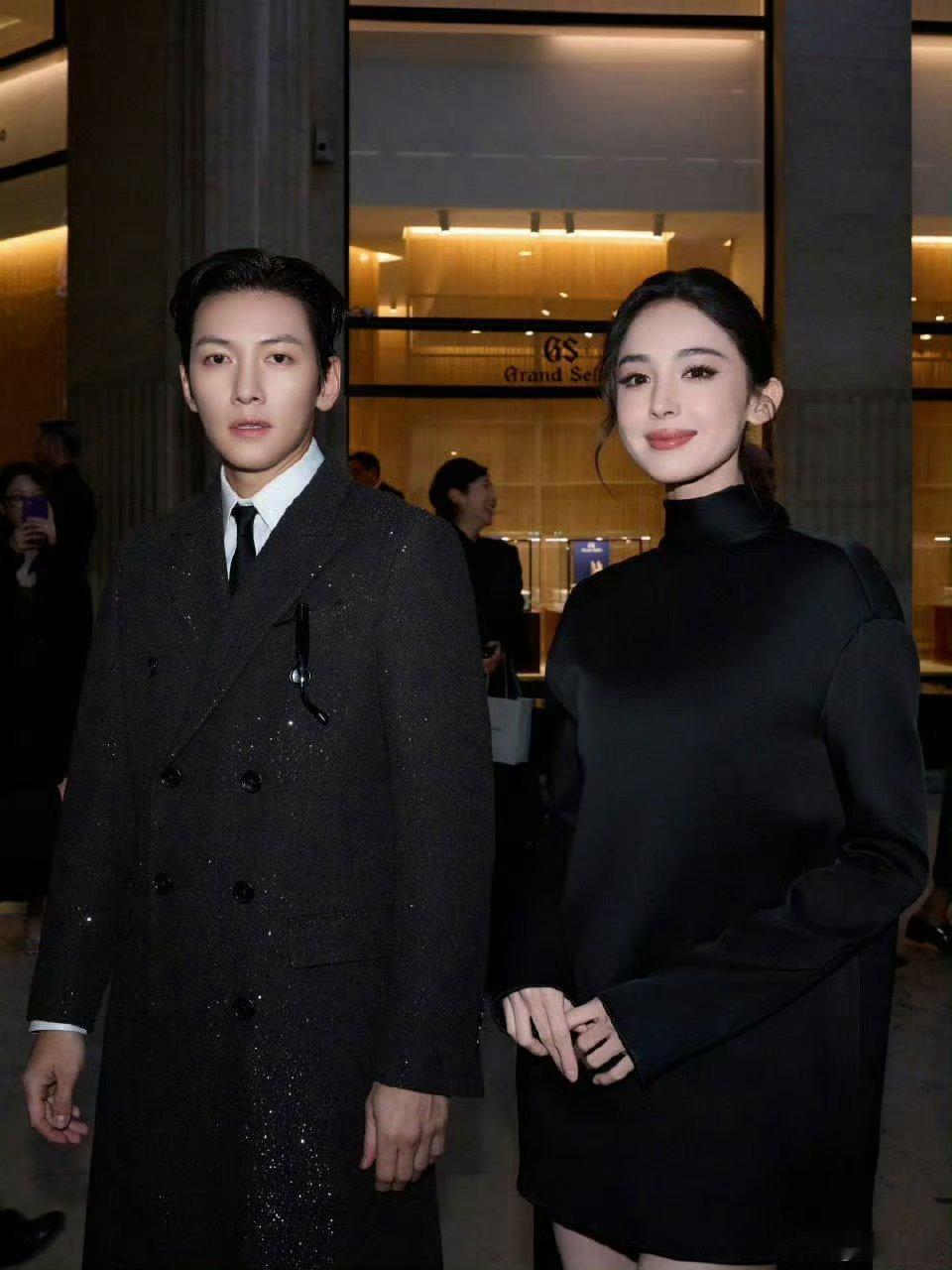 娜扎池昌旭同框真是相当权威的两张脸，这对我的眼睛很好​​​​