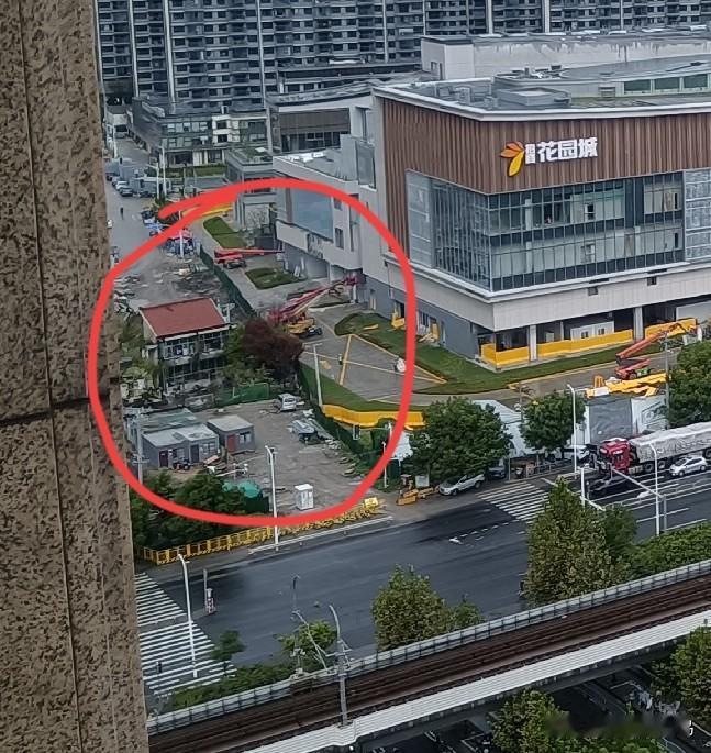 目前上海招商集团里面最好的一个花园城，上海松江泗泾招商花园城将要开业了，据说是十