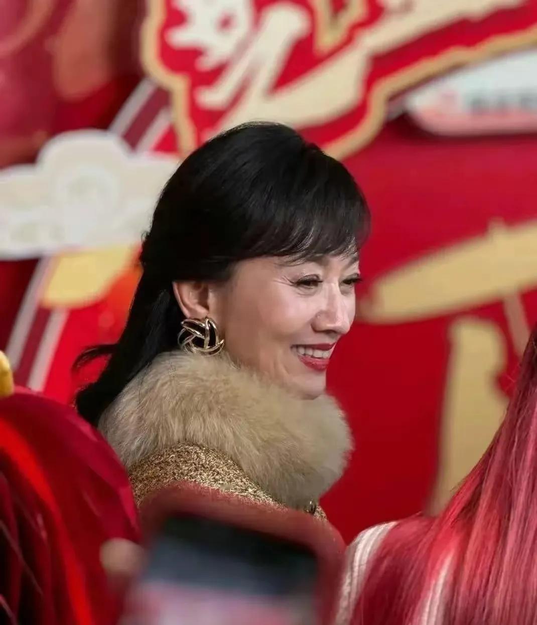 这张图片真正反映了赵雅芝的真实面容，大家在网上把赵雅芝老师传的沸沸扬扬，其实人老