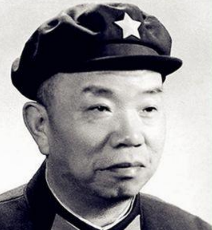 1972年，一位新郎在举行婚礼前被车撞成瘫痪，肇事司机事后才知，这新郎竟是开国大