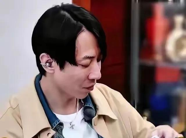 董璇的新老公张维伊为什么被广大网友炮轰，就是他长得丑就算了，他还留个特别丑的发型