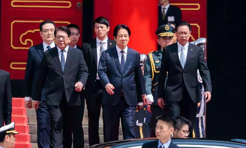 赖清德表态93阅兵：不拿枪杆子纪念和平，台岛议员无情打脸。就在我们进行盛大阅兵