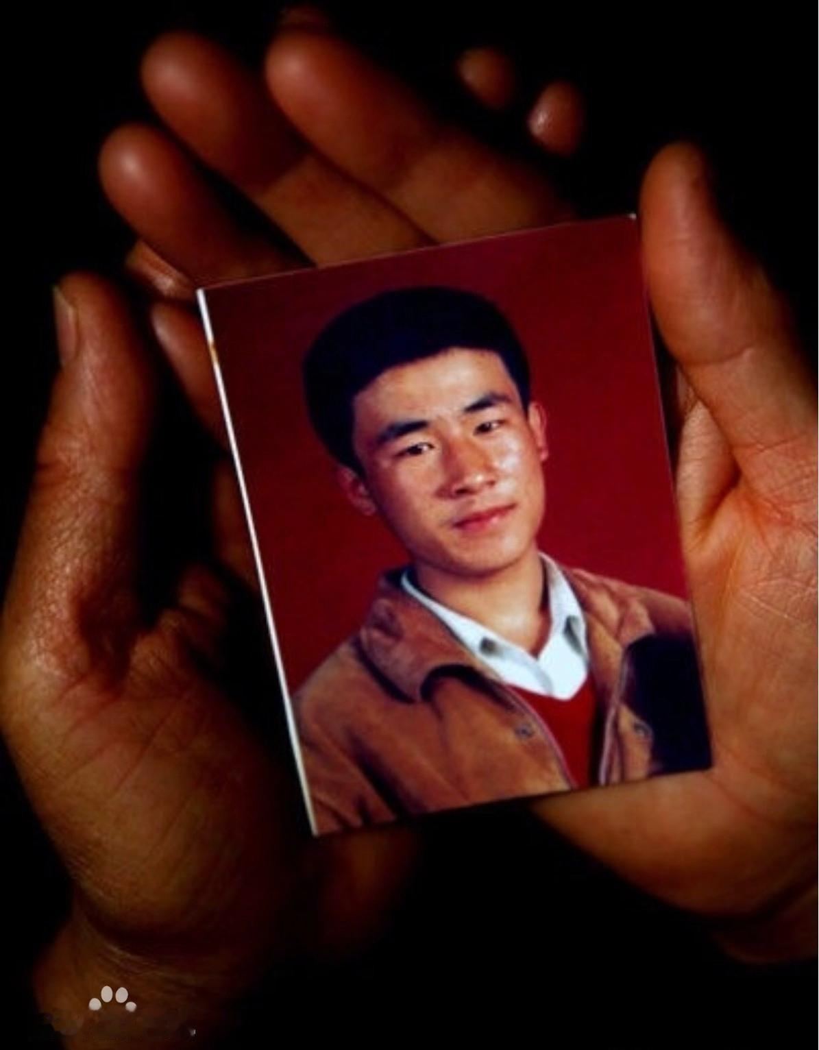 呼格吉勒图1996年被枪决，2014年才改判无罪。关键不是法院自己发现错了，而