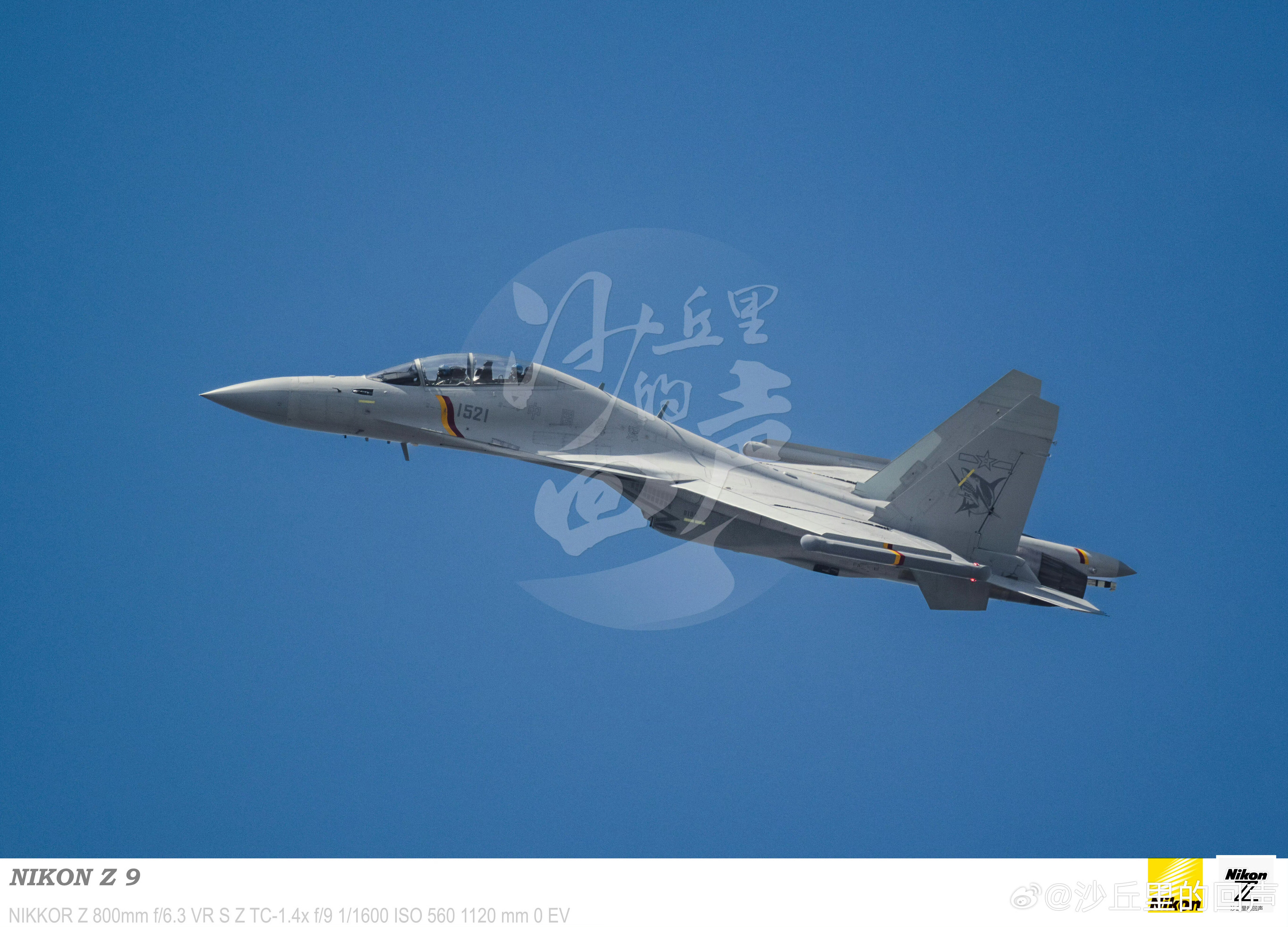 J15DT高清美图[鼓掌]J15DT背上没有了苏27系常见的减速版，预示着重大