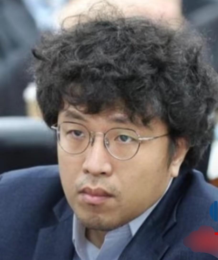 11月8日，中国国民党主席郑丽文出席马场町秋祭追思会，岛内无论蓝绿明里暗里都有反