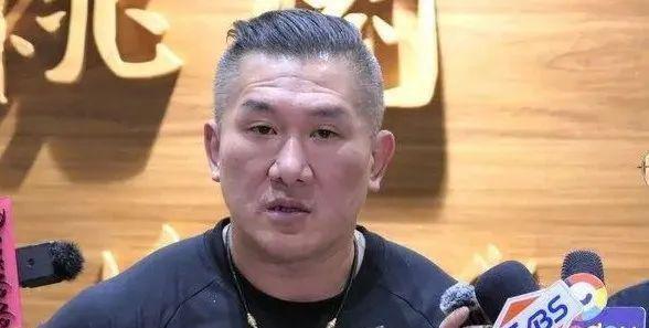 《台馆长巧引毛爷爷名言，道出中国人爱国心声》最近台北某文化馆的馆长在一场公开活