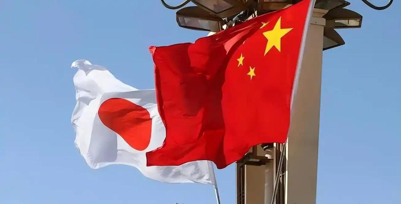 全世界都知道，中日之间几乎不可能开战，虽然中国海军的总吨位是日本的3.2倍，击败