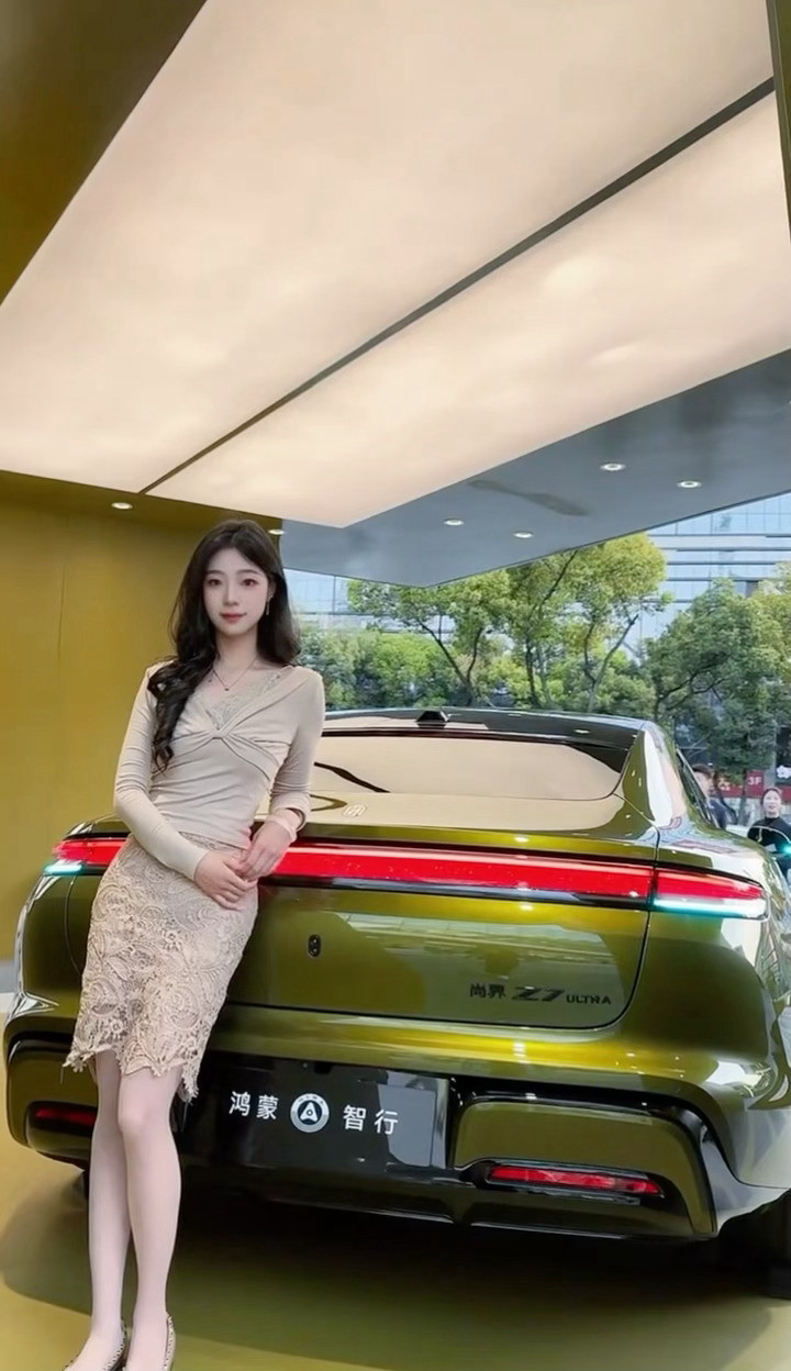 乍一看还以为是小米SU7呢