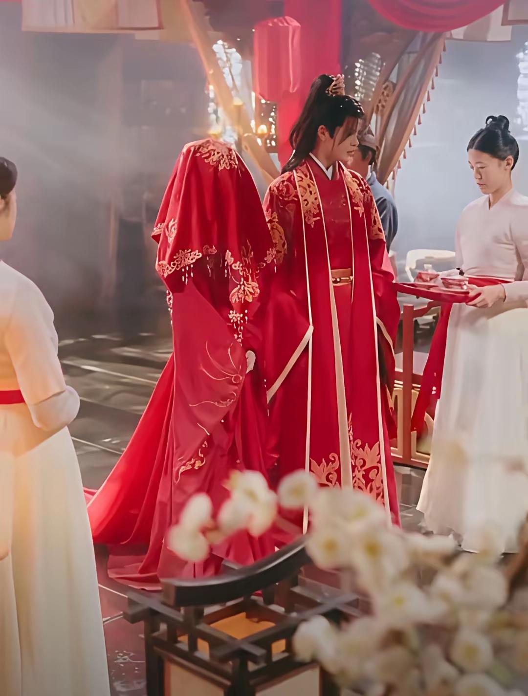 11岁女童演7岁替嫁新娘，还和大十几岁男主拍搂抱戏、演15岁生子剧情——这哪