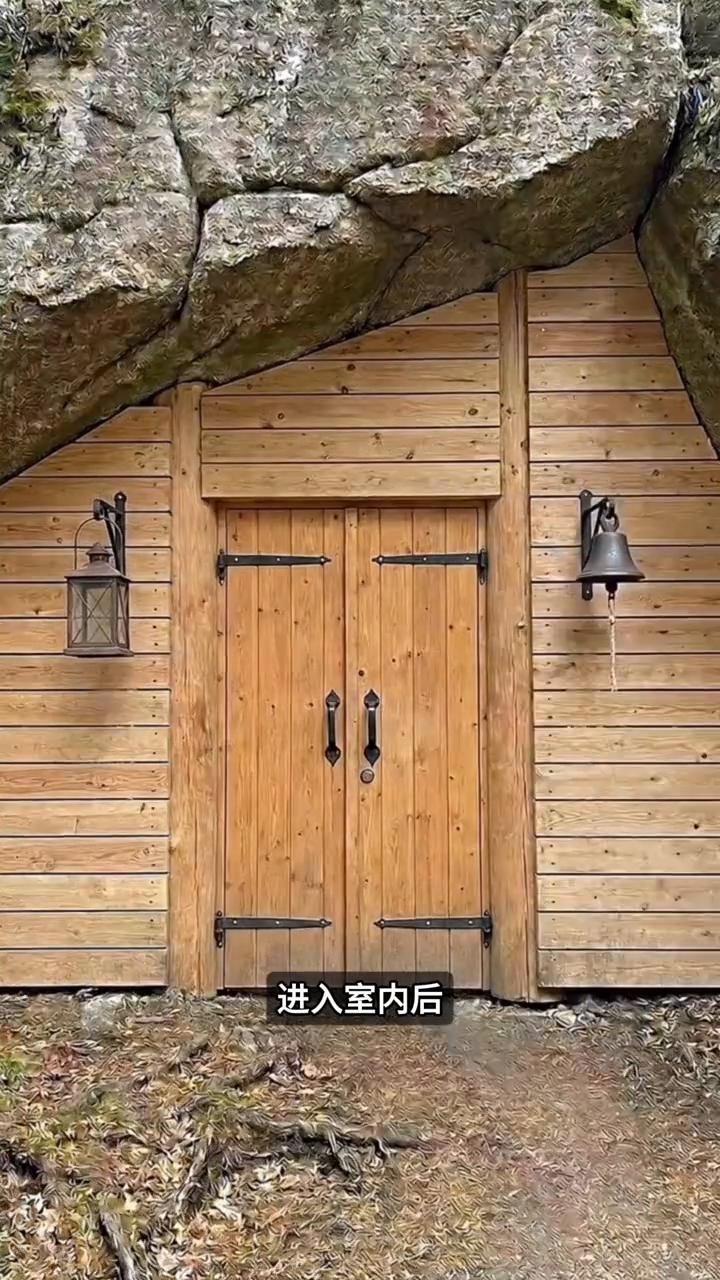 深山岩洞造家。男子有钱不买商品房，反倒盯上深山里一处天然岩石洞穴，亲手打造专属