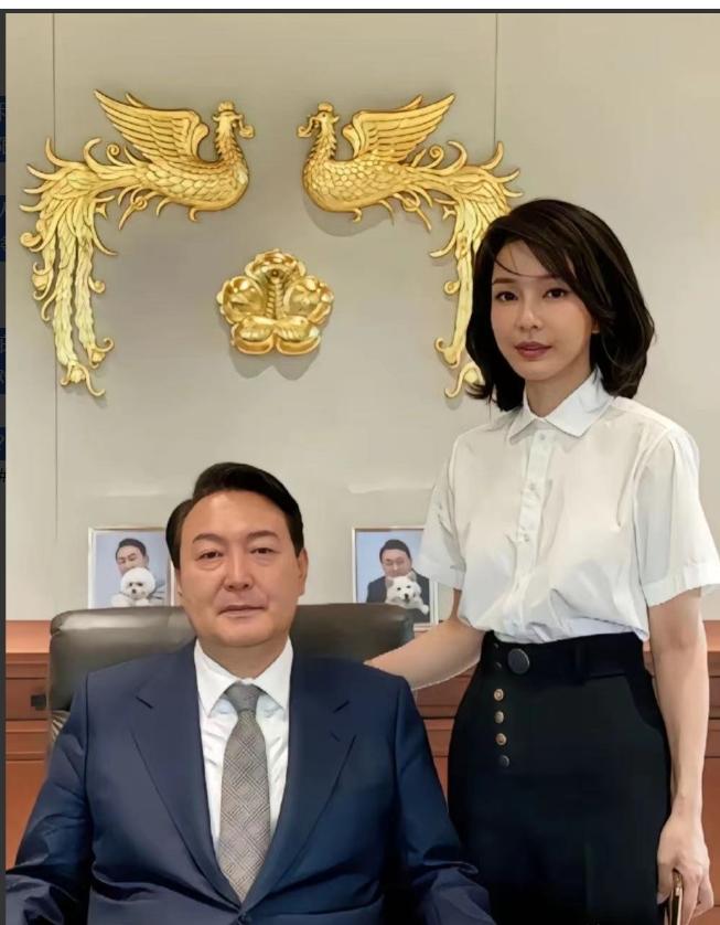 韩国前总统尹锡悦和夫人金建希一同入狱，竟在拘留所里意外收获了一波"财富暴涨"。