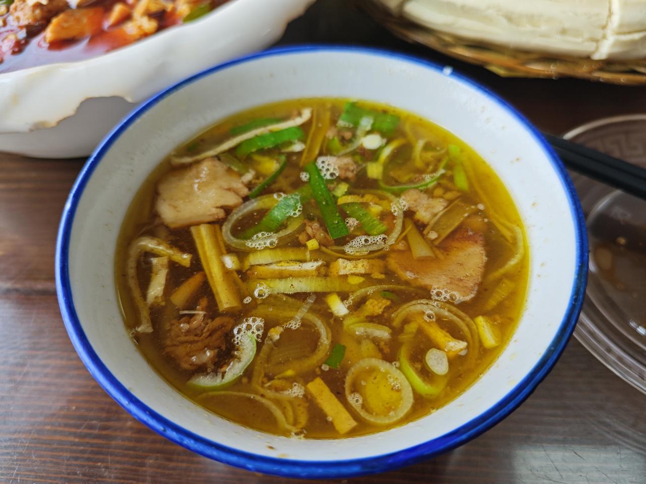 扶风臊子面哈哈！这两天和臊子面给杠上了，昨天吃了岐山臊子面，今天又吃扶风臊子