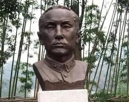 1931年，辽宁警务处长黄显声撕碎上级发来的不抵抗命令，带着警察撬开沈阳军火库，