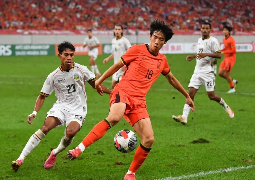 “有很多球员前往国家队，对于我们这支队伍来说，是一个不错的好消息。同时，也对一些