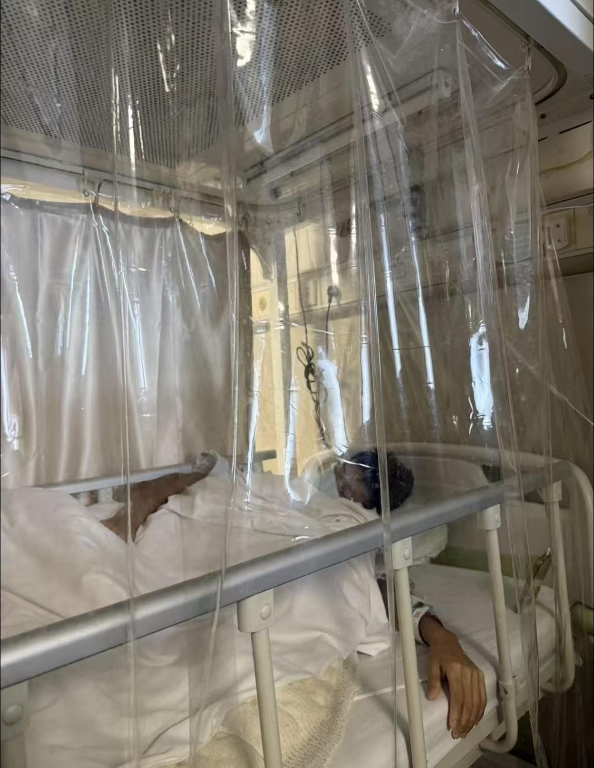 江苏无锡，29岁的林凯匆匆走完了一生。父母怕他扛不住白血病晚期的打击，骗他只是严