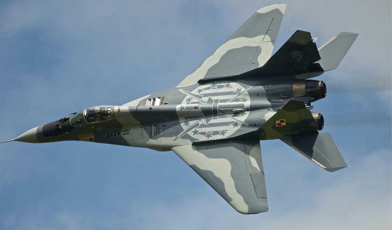 每天认识一件兵器俄罗斯米格-29K战斗机米格-29K战斗机是苏联米高扬设计局在