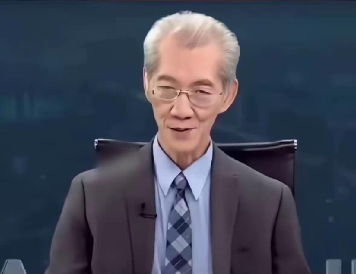 绿营的教授真是越活越回去了，昨天明居正在绿媒节目里口无遮拦，说咱们大陆造航母、搞