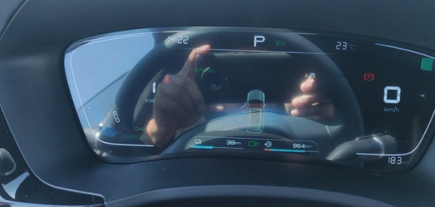 充电没有地线买车两个月多了，一直用家里220v充电，没有底线，故障灯一直亮。