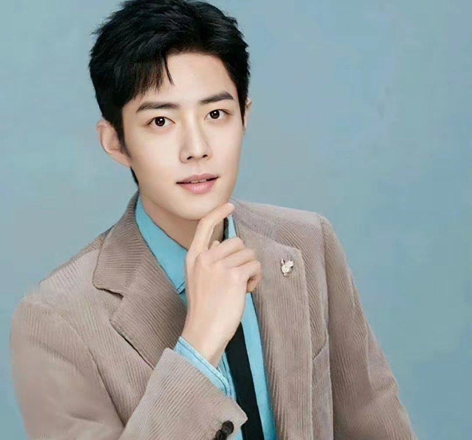 娱乐八卦分享：1，肖战随着名气越来越高，自己的自由空间就越来越小了，所以他就养成