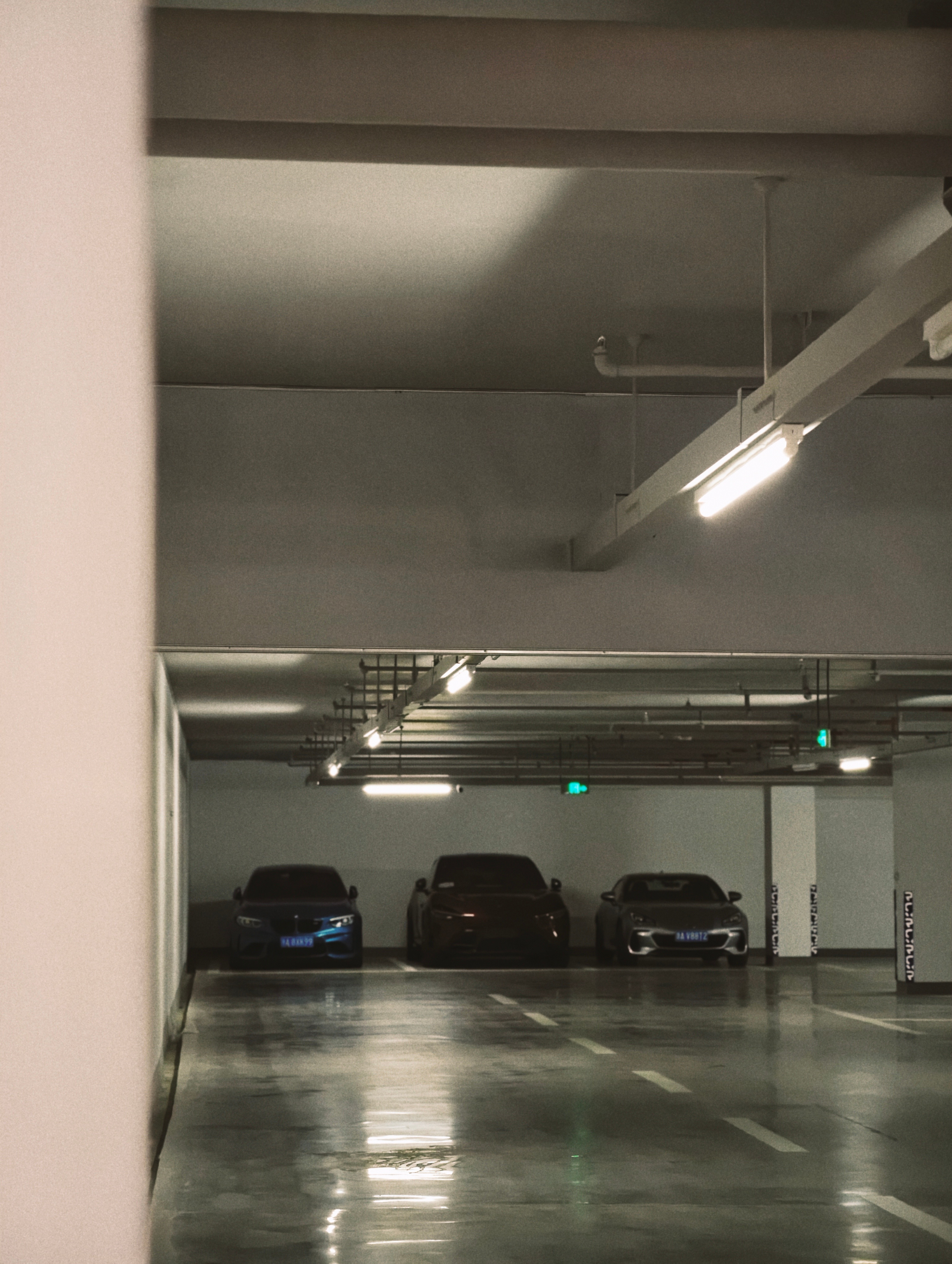 地库一角，M2、____、BRZ