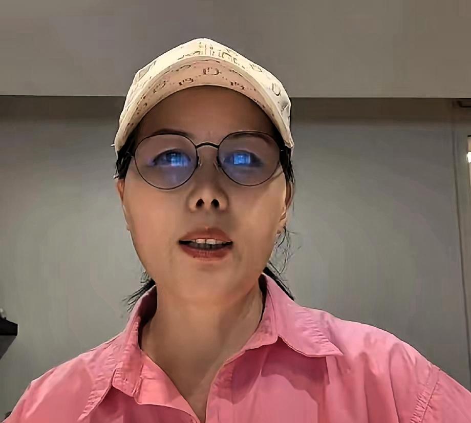 霖霖和小玥儿的寒假归京计划，小杨阿姨的思乡预计七八天后就能回家了，霖霖和小玥儿