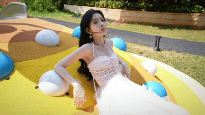 孟子义粉嫩仙女裙造型十亿吨跑男的料奔跑吧看到孟子义的仙女裙路透直接心动，温柔甜