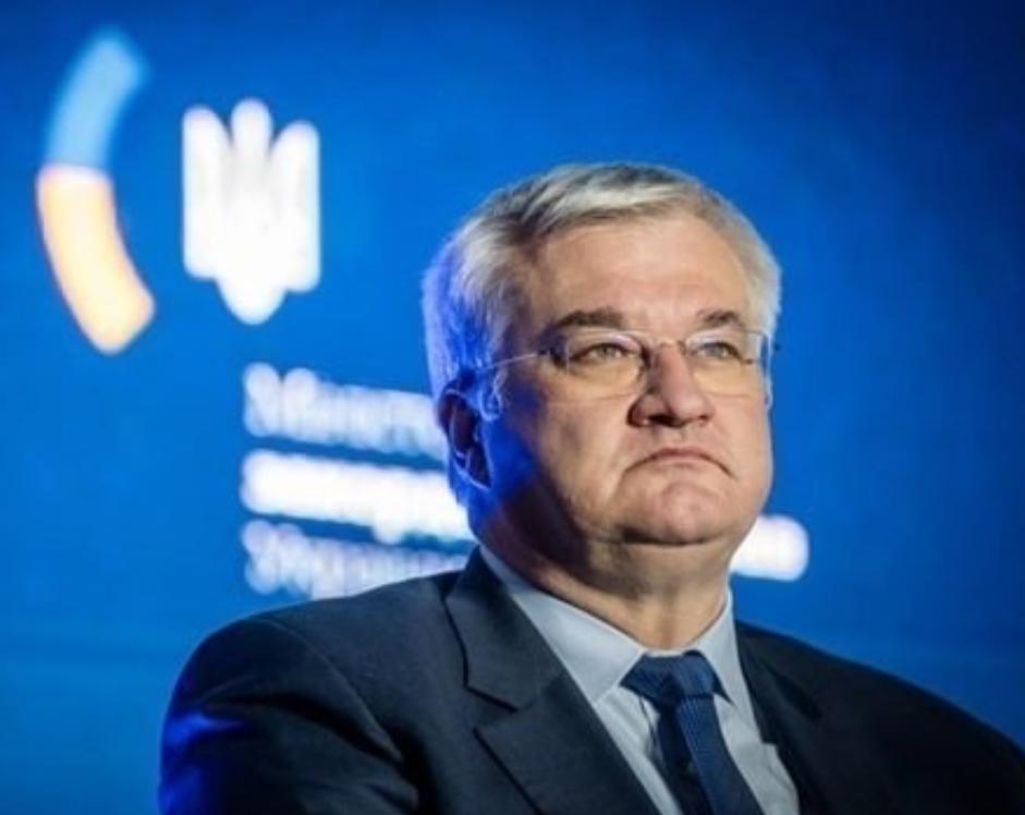 最近乌克兰外长西比加说了件大事：法国明确要加入“侵略乌克兰罪行特别法庭”的指