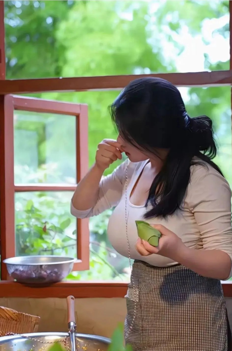 这粽子不知道什么馅的看着很好吃的样子