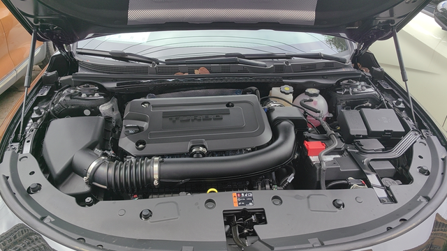 25白金版.别克君越真实体验优点：1.隔音好，关上窗静谧性很好。2.马力足