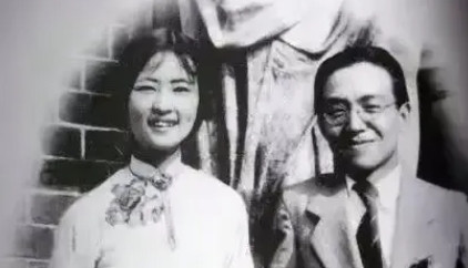一天深夜，钱钟书又一次爬上房顶打到了林徽因的猫，梁思成本想出去和他理论：“他也太