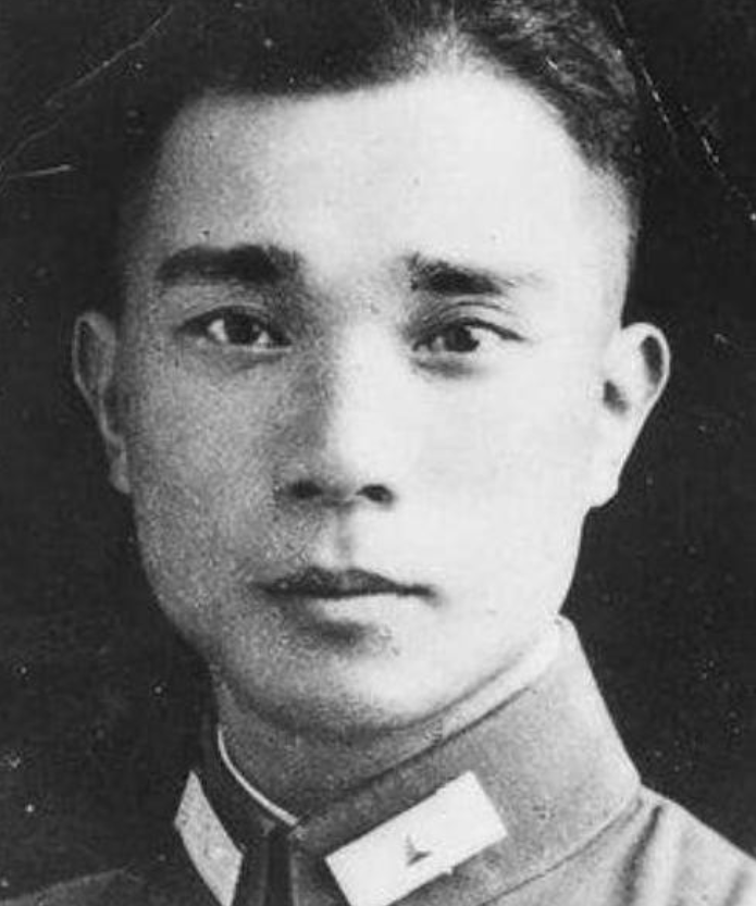 1950年，国民党上将袁守谦到香港见黄埔一期同学李默庵，说：“蒋校长比以前更多疑