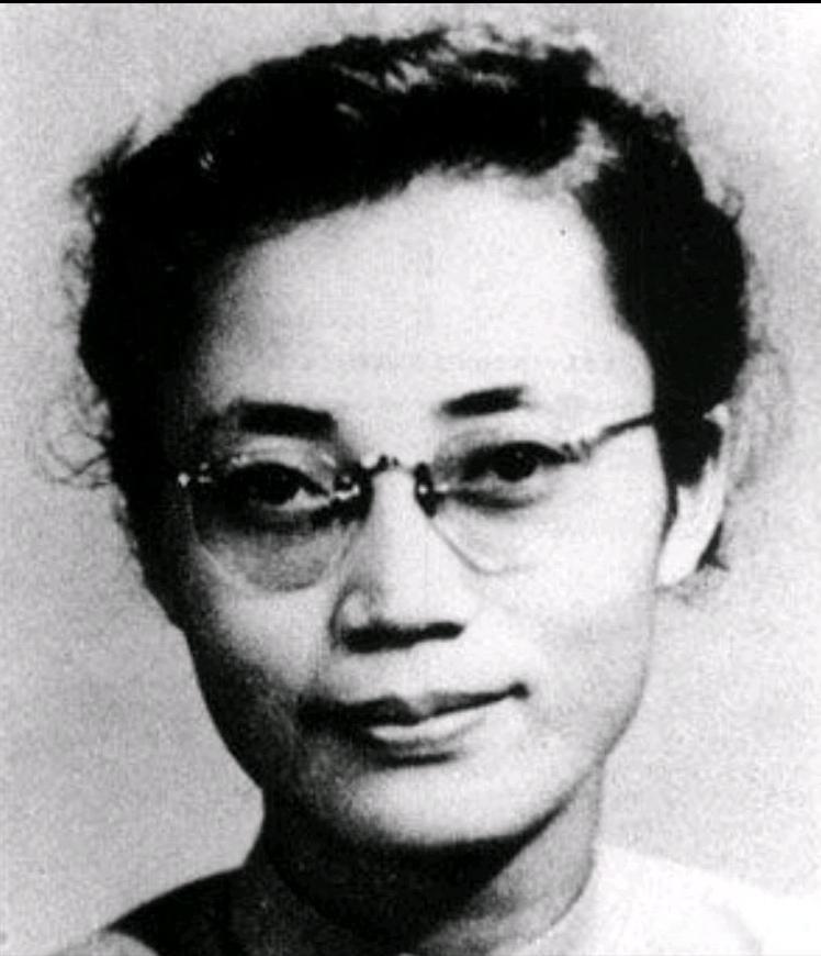 蔡孝乾叛变、吴石被捕后，李克农单线联络的潜伏小组立下不朽功勋。1950年的