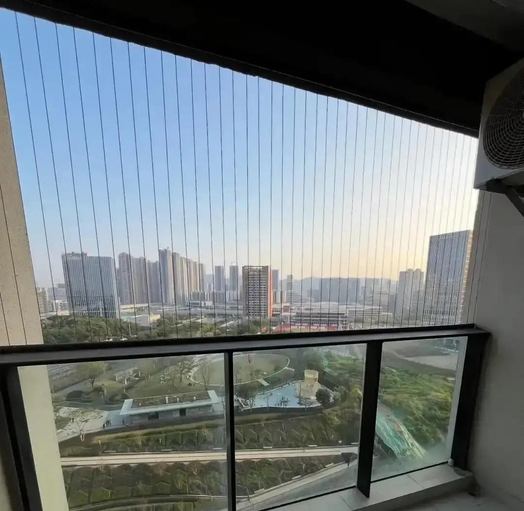 深圳光明网红盘业主900万买的房，现在挂牌800万没人看。两年亏了快一百万，还