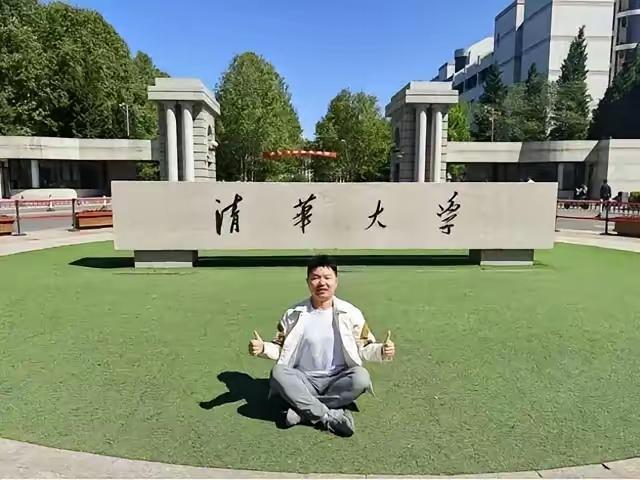 “太励志了！”重庆，一男子在读职高期间，去电子厂打工，每天辛苦重复的工作和微薄的