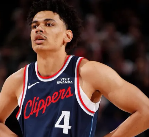 NBA常规赛快船客场对阵太阳的比赛已经结束。全场战罢，快船以117-93战胜太阳