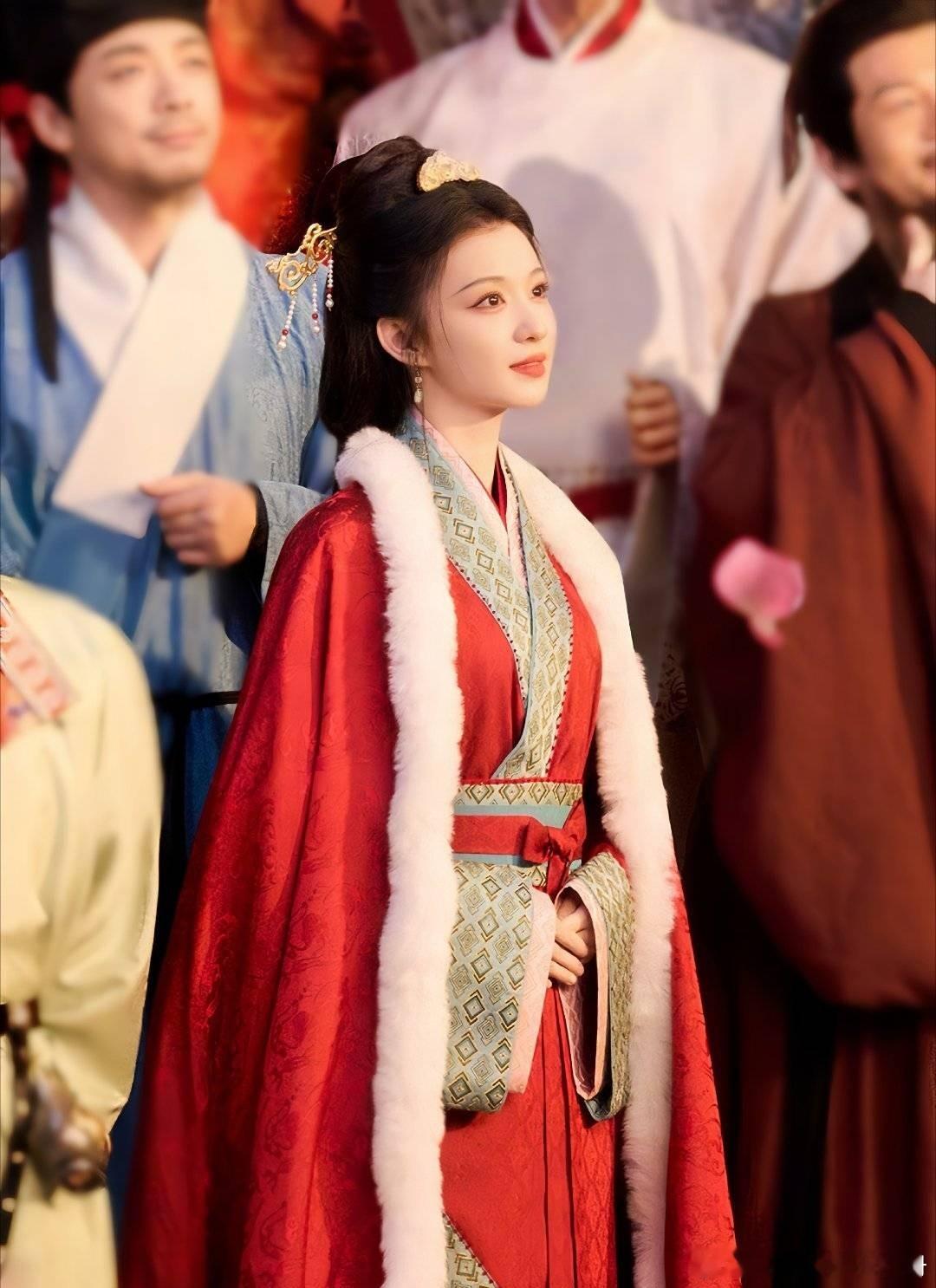 王楚然田曦薇两家怎么了？春晚不都是有效出圈吗王楚然出圈镜头田曦薇