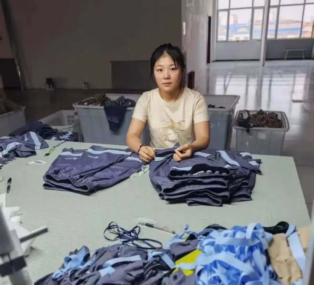 今天刷到个超震撼的事儿！山东女子刘丹，出生不久就被500元卖掉，养父