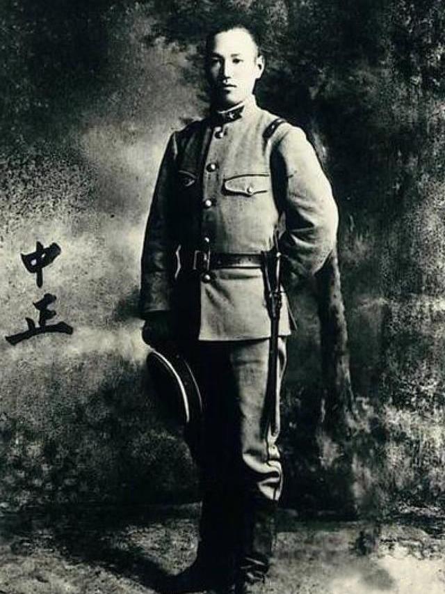 1910年23岁的蒋氏进入日军第十三师团野炮第19联队实习服役，入伍档案留下的记